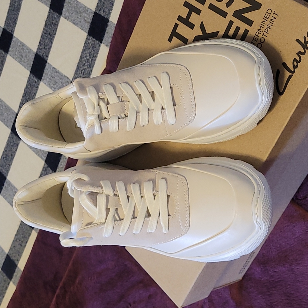 Clarks Sneakers🎊🎊🎊HOST PICK🎊🎊